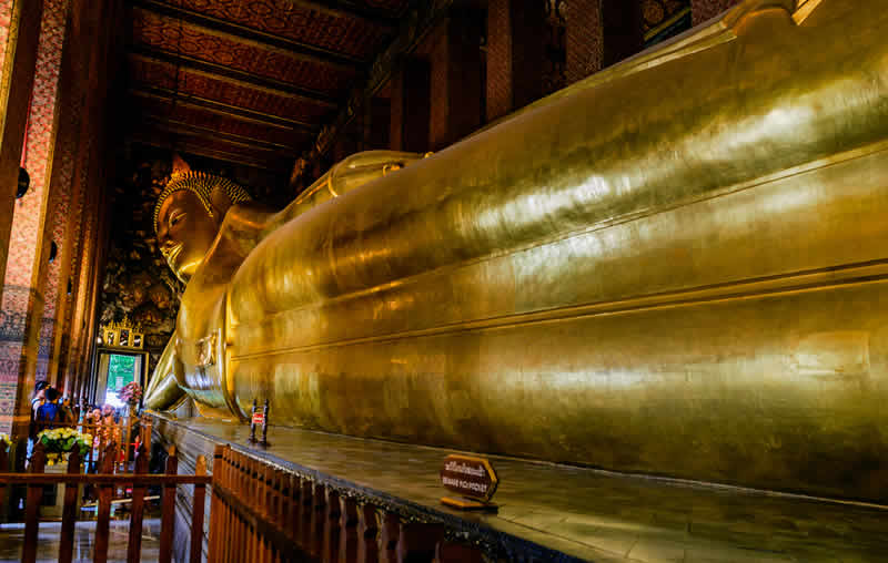 Buda reclinado en Bangkok